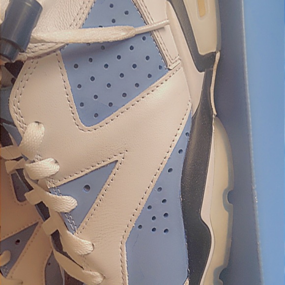 Men Air Jordan 6 Retro”UNC Home”
Size 10 - Picture 6 of 13